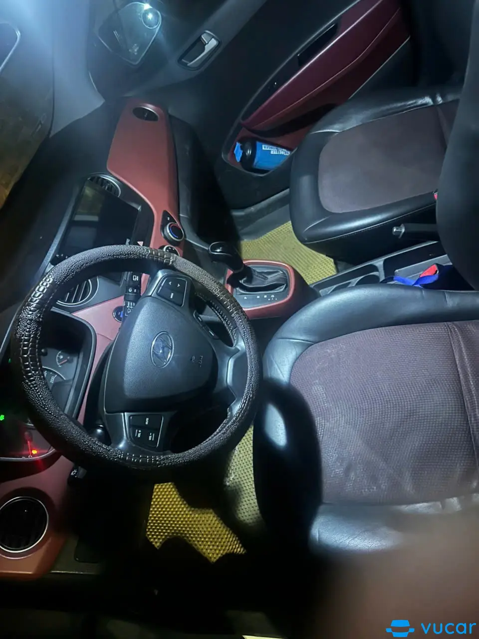 Hyundai I10 AT Nhập khẩu 2015 - Nội thất 4