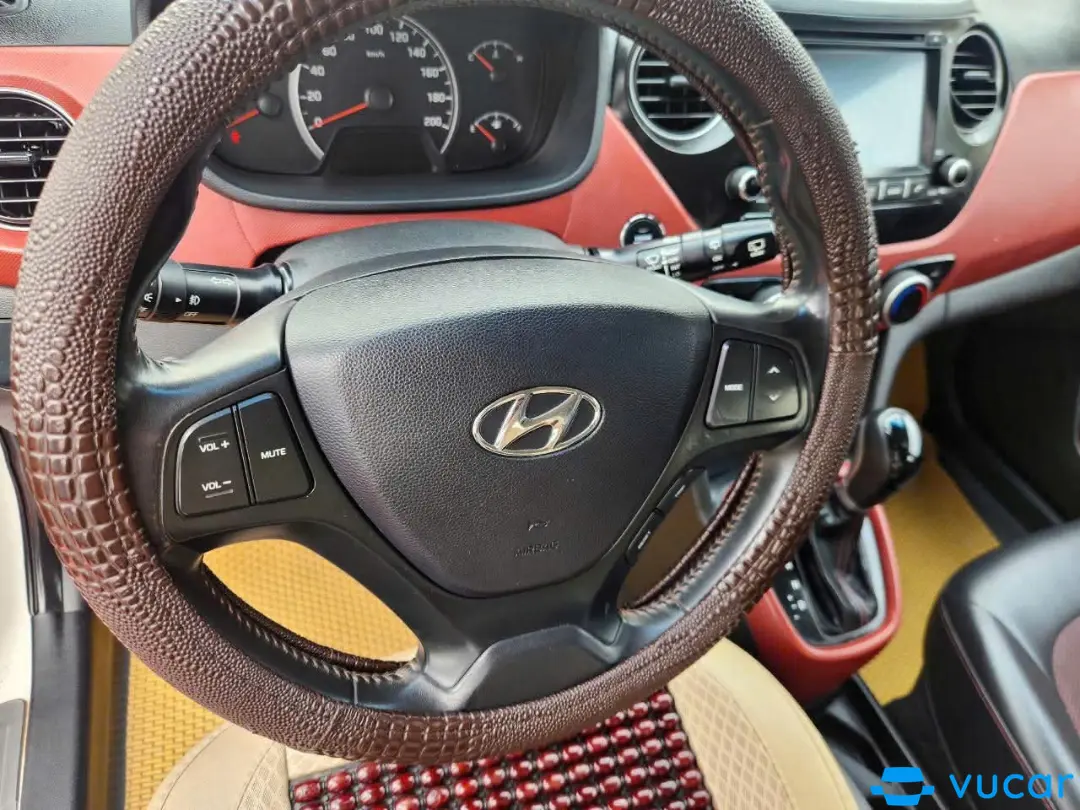 Hyundai I10 AT Nhập khẩu 2015 - Nội thất 3
