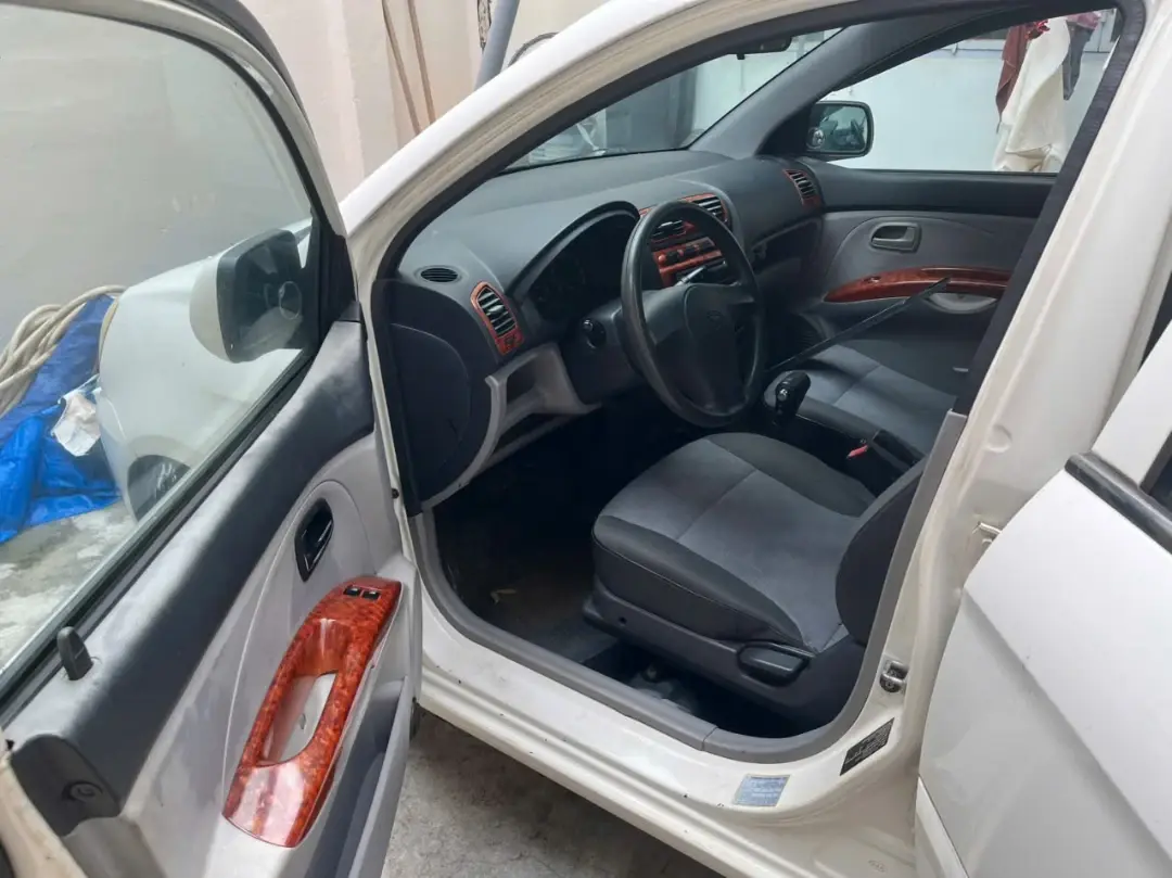 Kia Morning LX 1.0 AT 2008 - Nội thất 7