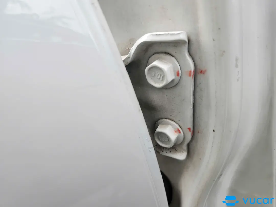 Chevrolet Spark LTZ 1.0 AT Zest 2015 - Khoang động cơ 1