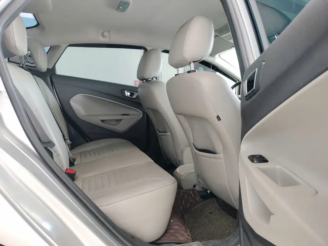 Ford Fiesta Titanium 1.5 AT 2016 - Nội thất 2