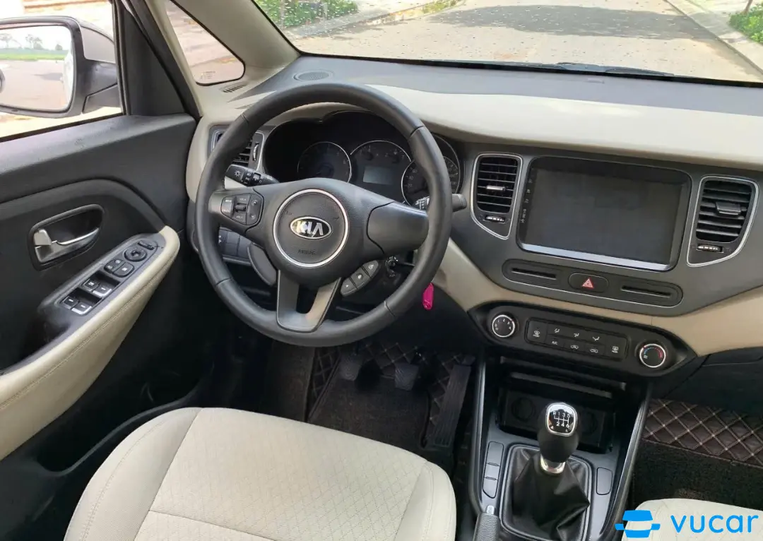 Kia Rondo MT 2.0 2021 - Nội thất 2