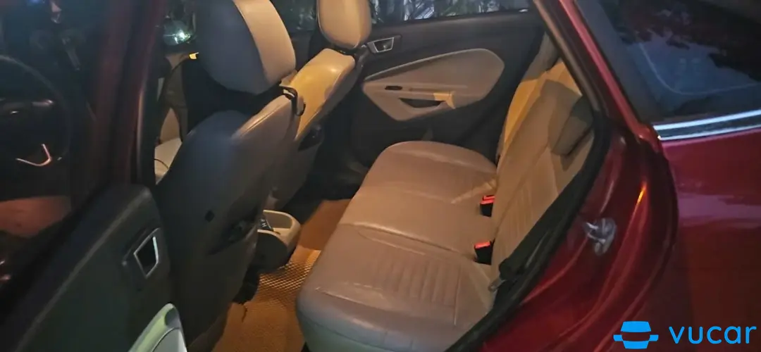 Ford Fiesta Titanium 1.5 AT 2014 - Nội thất 6