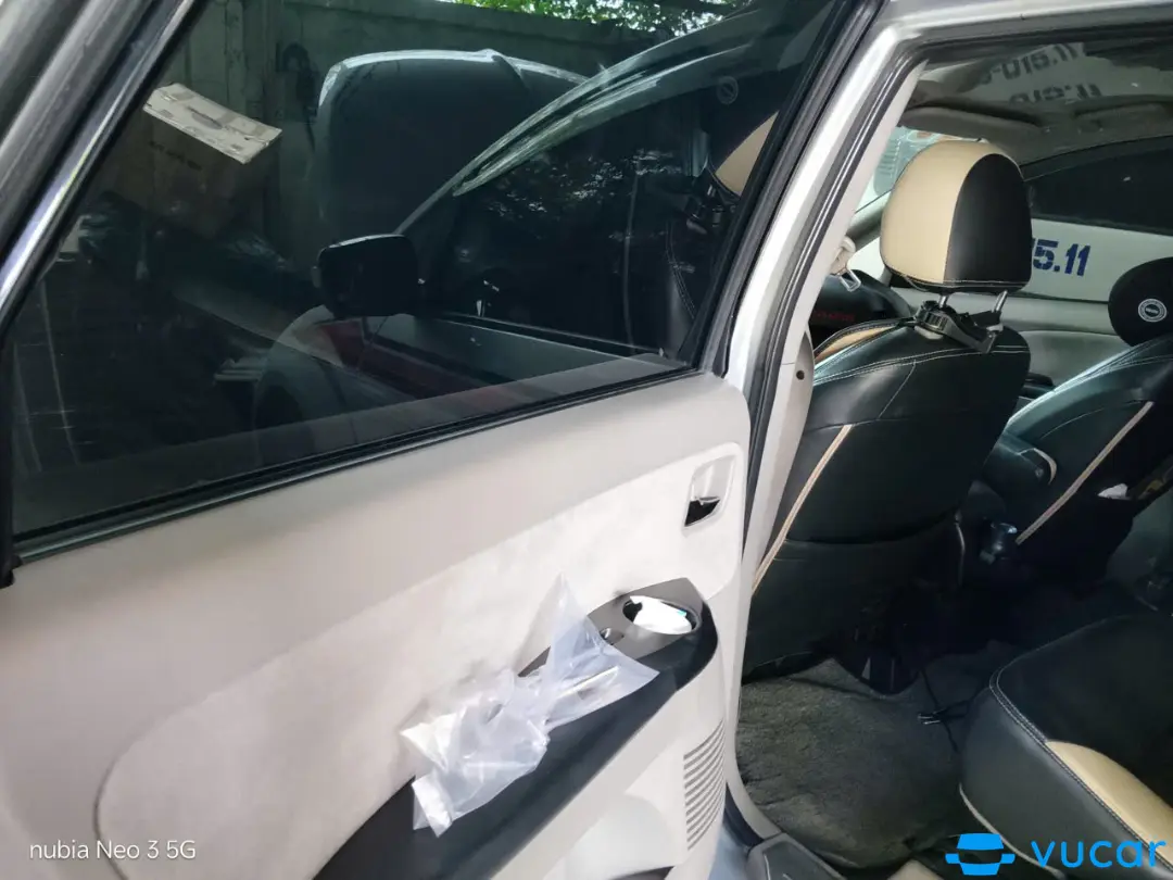 Mitsubishi Grandis 2.4 AT 2006 - Nội thất 5
