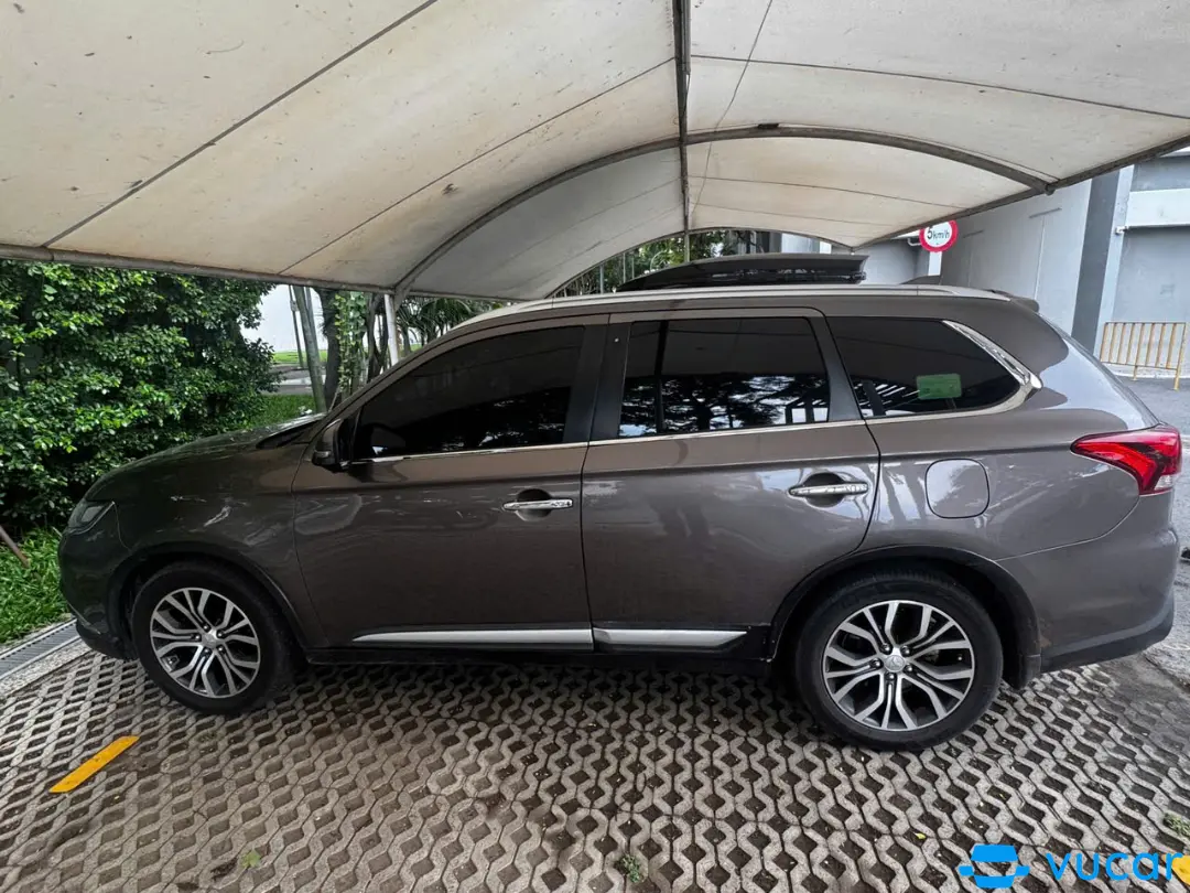 Mitsubishi Outlander 2.0 CVT 2018 - Ngoại thất 4
