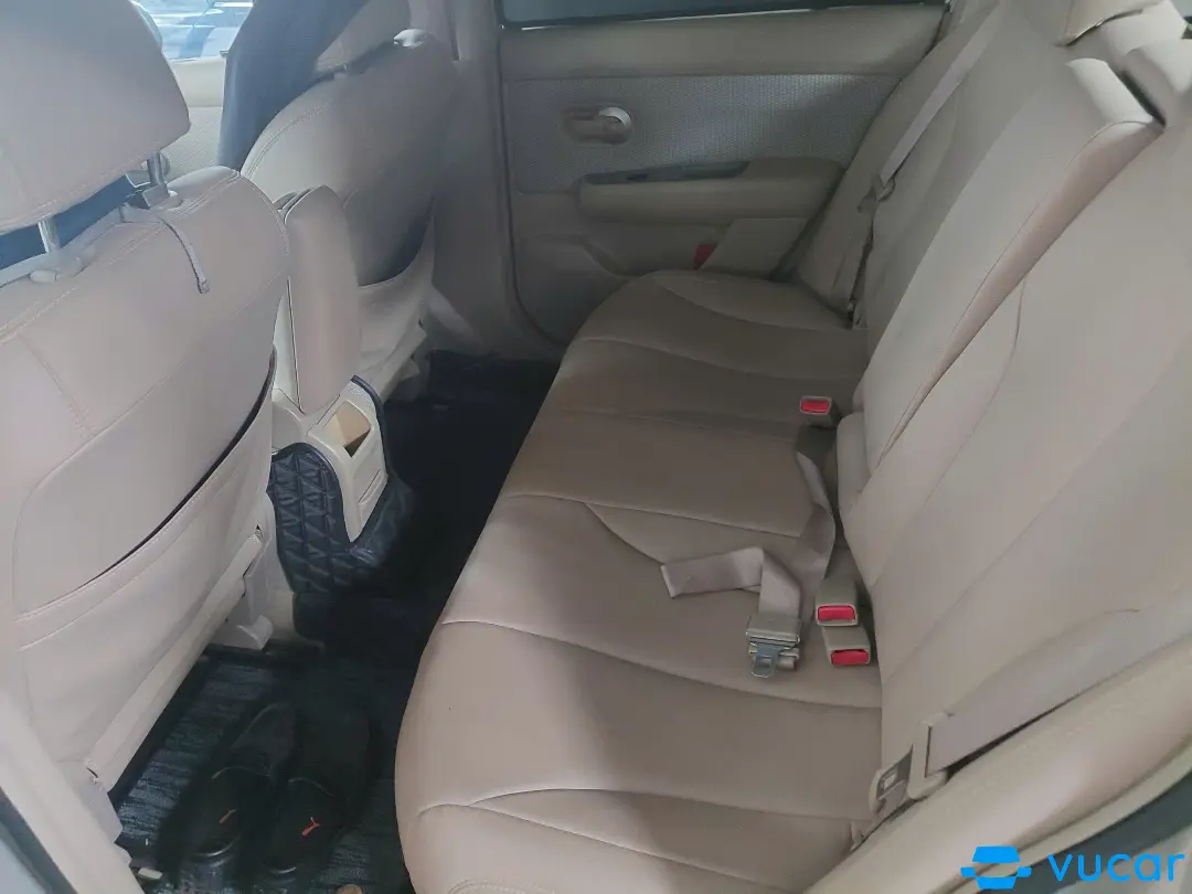 Nissan Tiida 1.6 AT 2007 - Nội thất 3