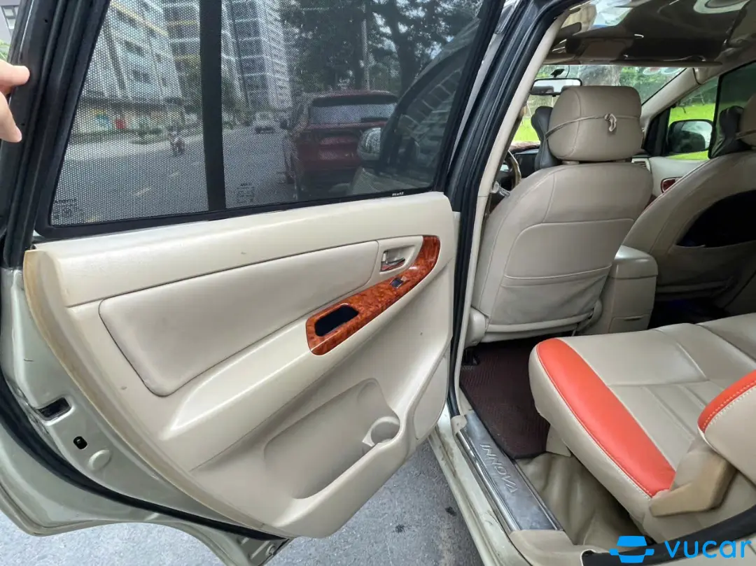 Toyota Innova 2007  - Nội thất 9