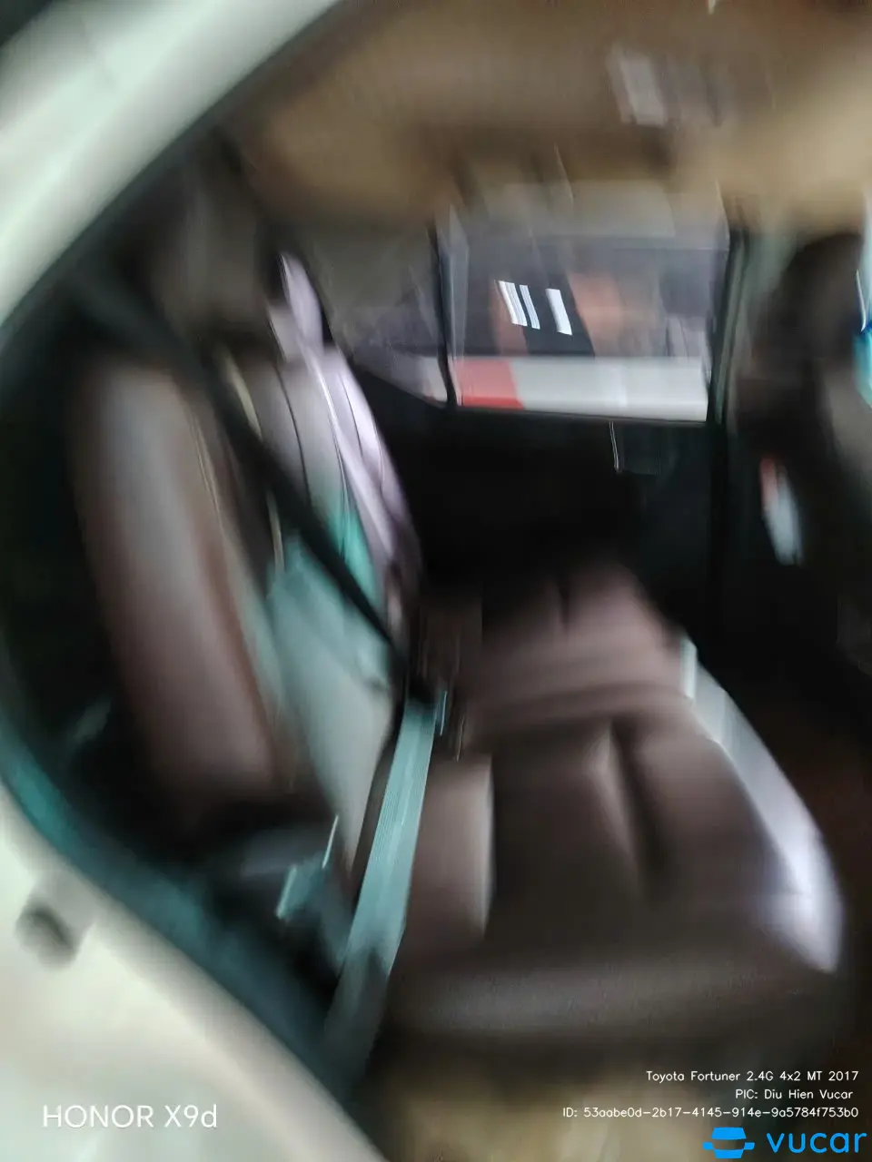 Toyota Fortuner 2.4G 4x2 MT 2017 - Nội thất 3