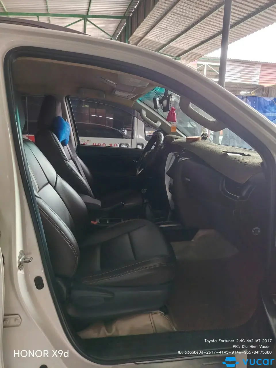 Toyota Fortuner 2.4G 4x2 MT 2017 - Nội thất 4