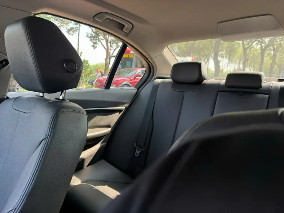 BMW 3 series 320i 2016 - Nội thất 1