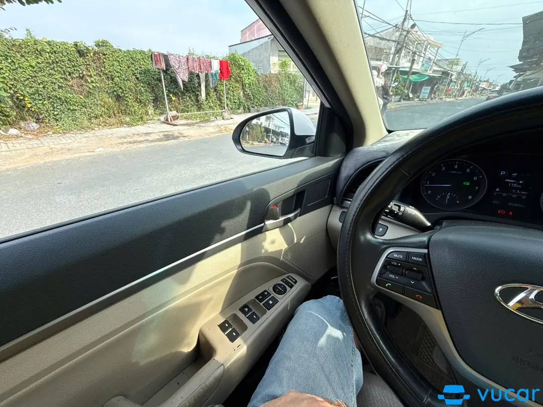 Elantra 1.6 AT 2018 - Nội thất 4