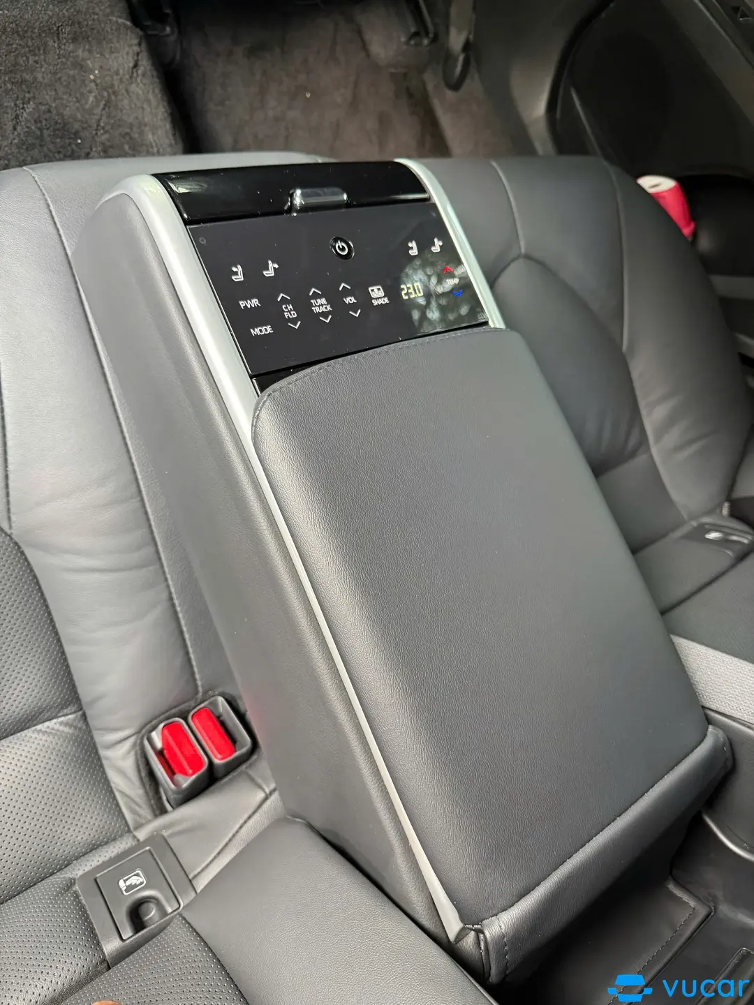 Toyota Camry 2.0Q 2024 - Nội thất 5