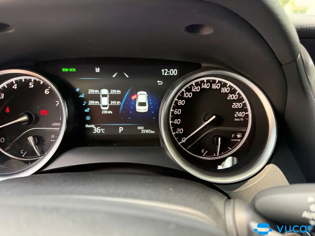 Toyota Camry 2.0Q 2024 - Nội thất 9