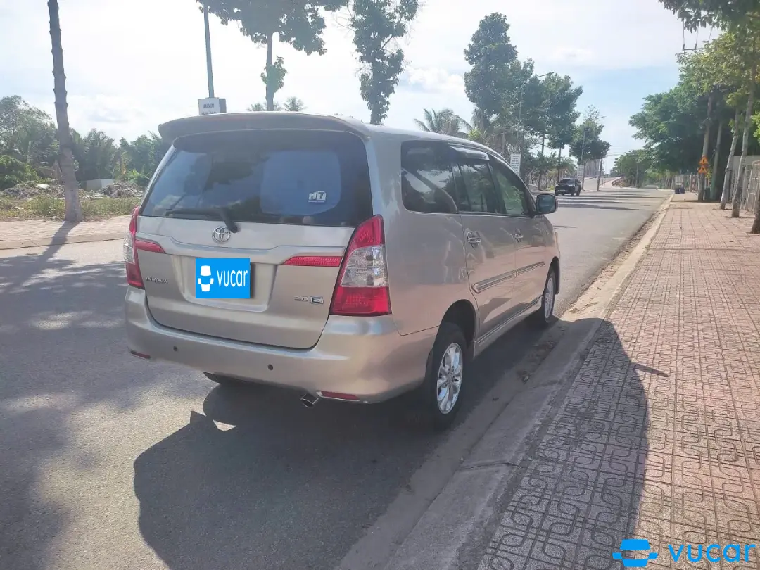 Toyota Innova 2.0E 2014 - Ngoại thất 7