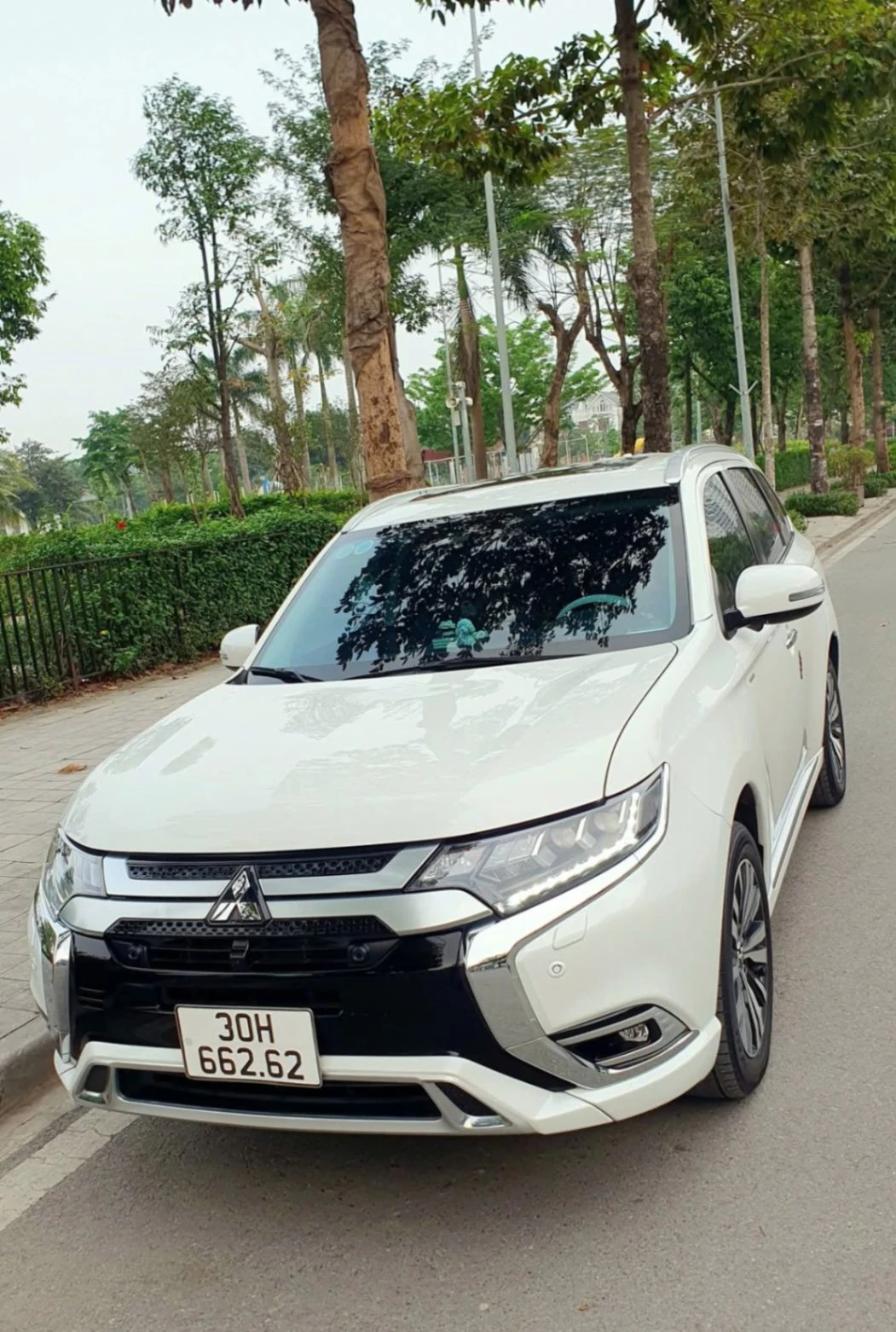 Ảnh xe Mitsubishi Outlander Premium 2.0 CVT 2022 - ảnh 2