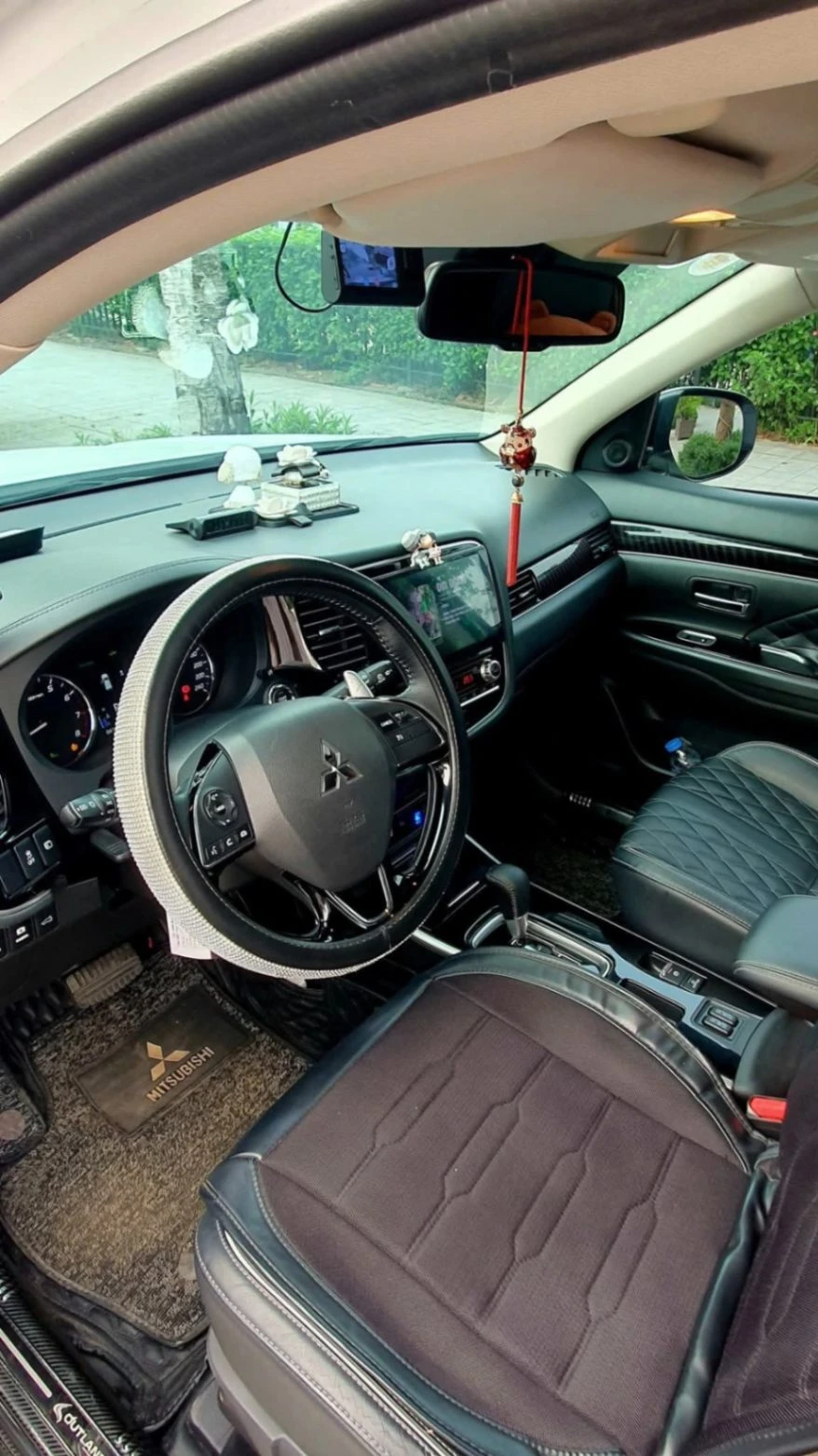 Mitsubishi Outlander Premium 2.0 CVT 2022 - Nội thất 1