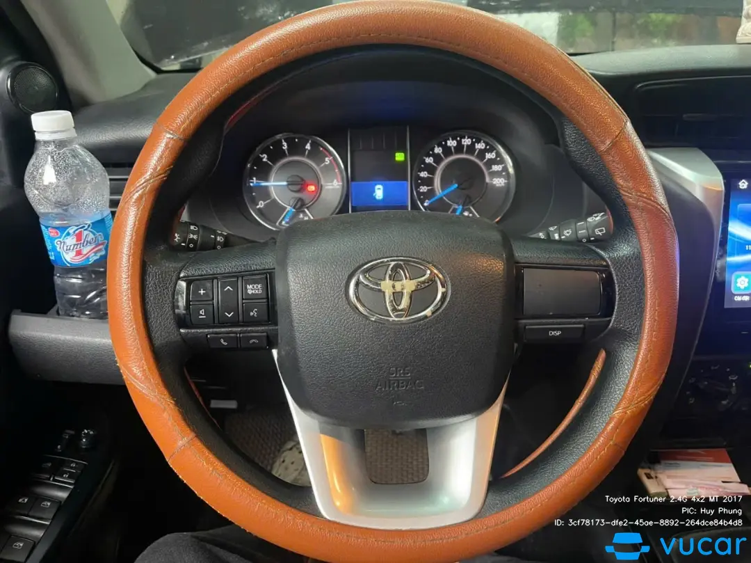 Toyota Fortuner 2.4G 4x2 MT 2017 - Nội thất 6