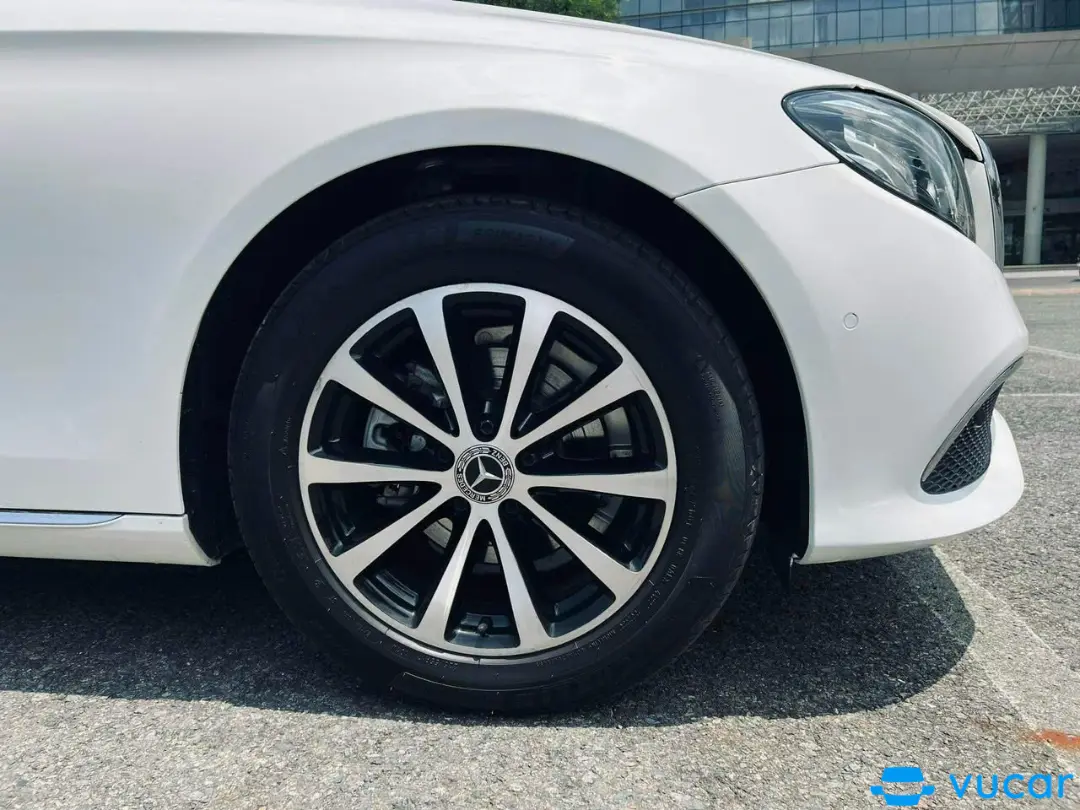 Mercedes-Benz E-Class E200 2019  - Ngoại thất 6
