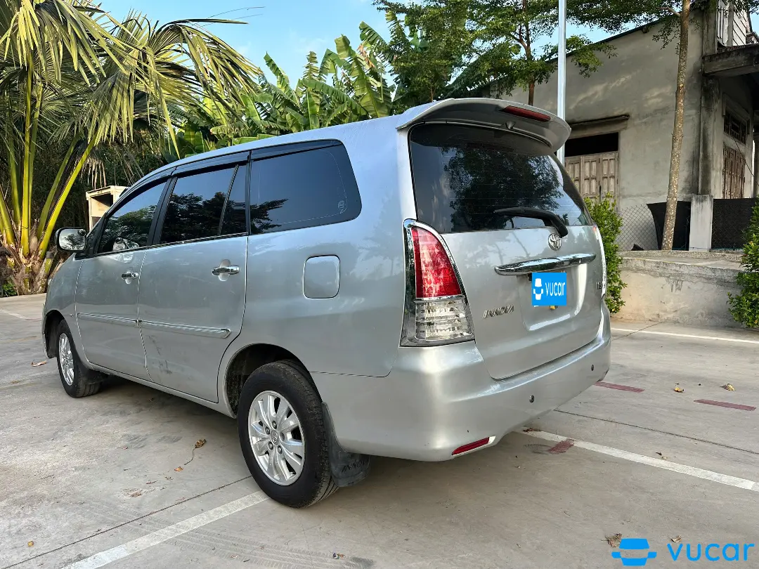 Toyota Innova G 2010 - Ngoại thất 9