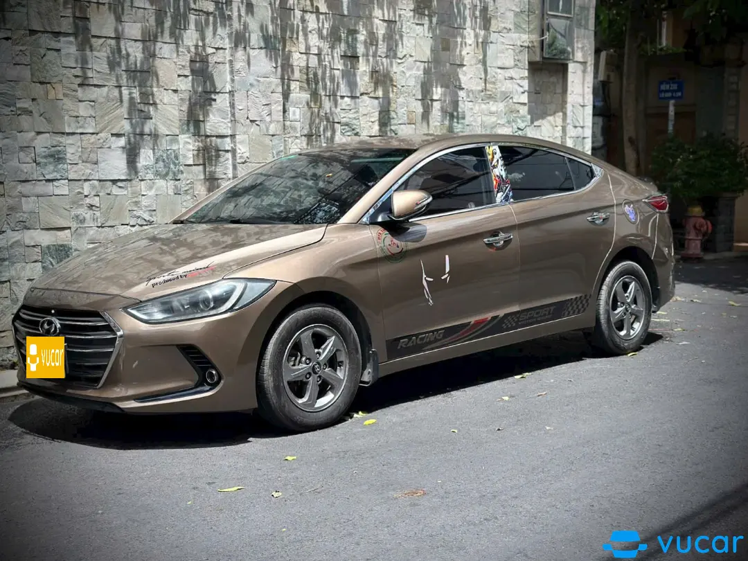 Hyundai Elantra 1.6 MT 2016 - Ngoại thất 5