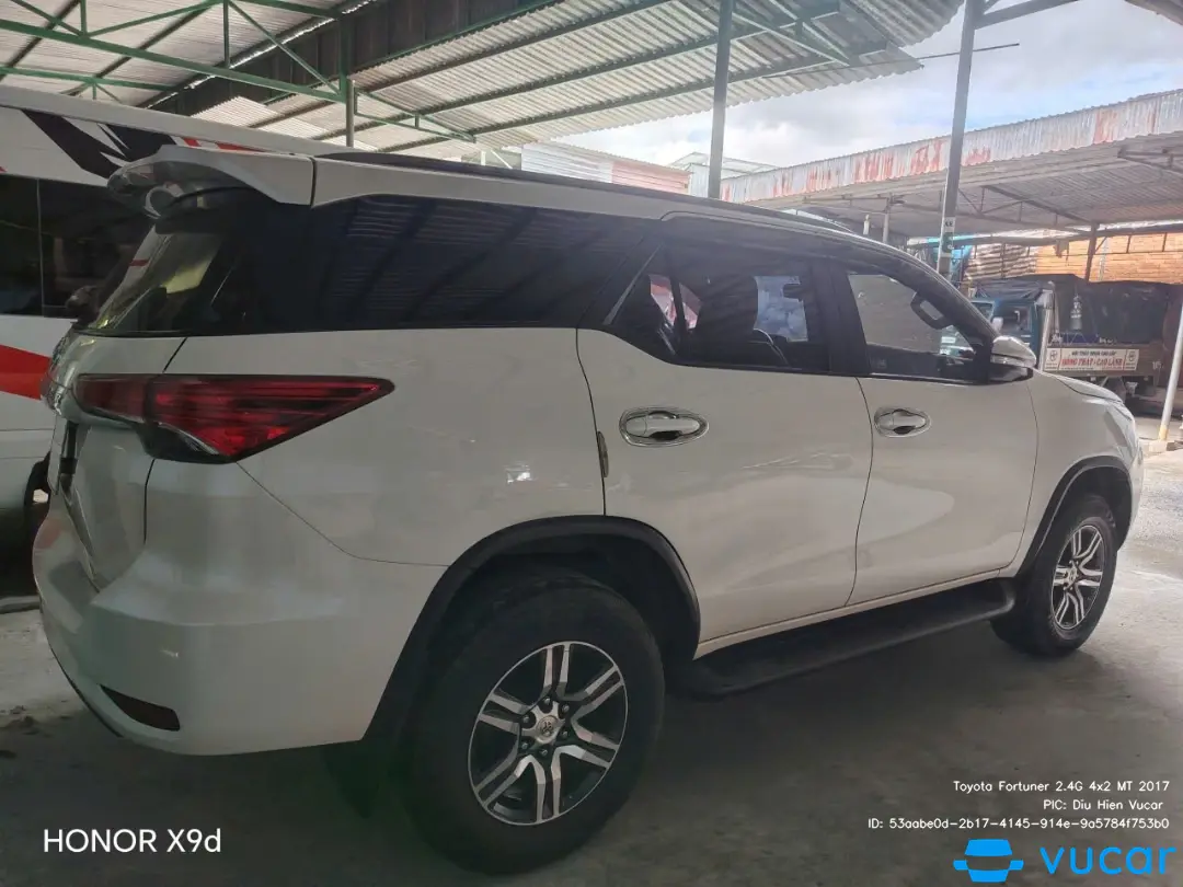 Toyota Fortuner 2.4G 4x2 MT 2017 - Ngoại thất 3