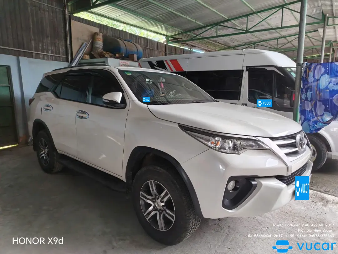 Toyota Fortuner 2.4G 4x2 MT 2017 - Ngoại thất 1