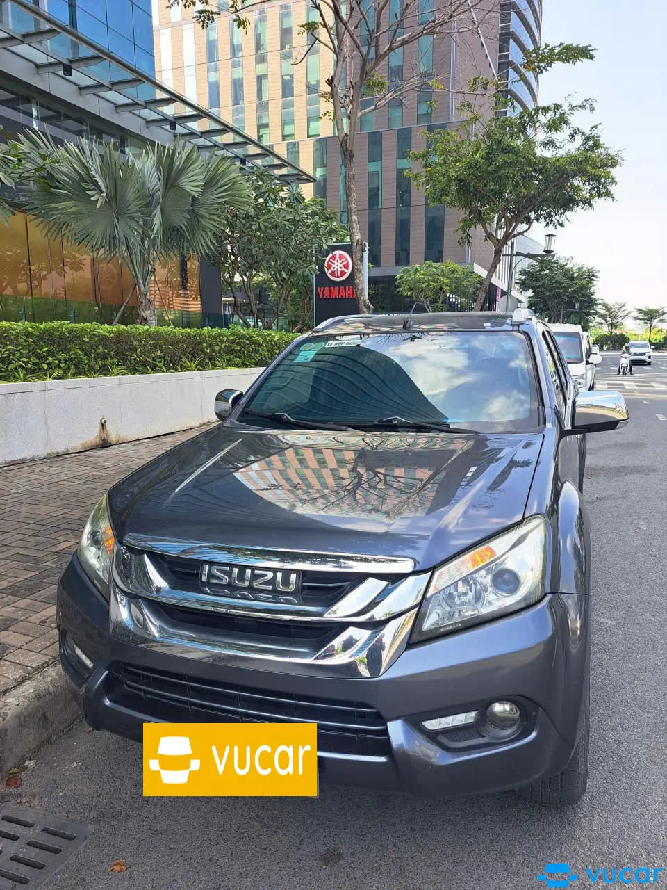 Ảnh xe Isuzu Mu-x 2.5 4X2 MT 2017