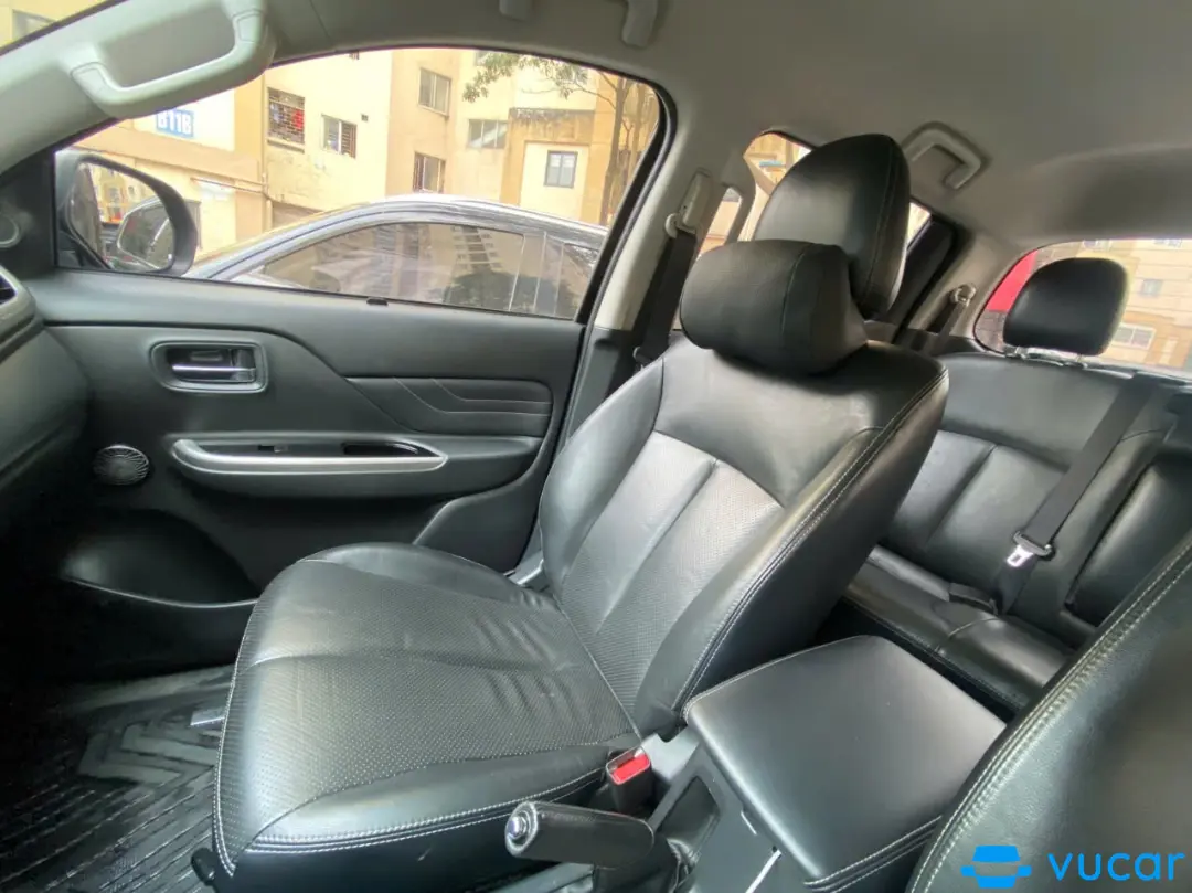Mitsubishi Triton 4x2 at mivec premium 2019 - Nội thất 1