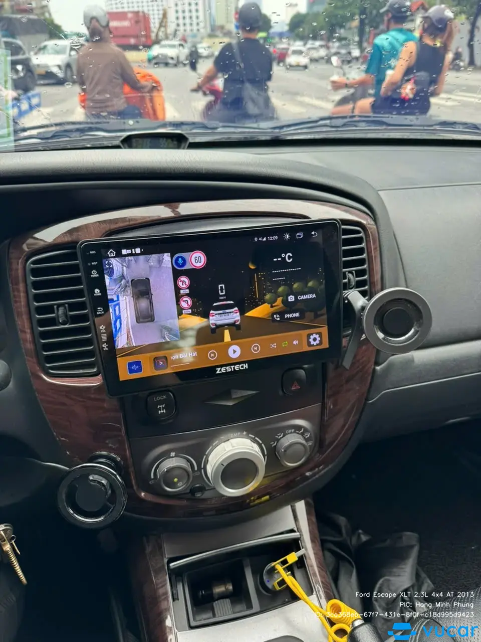 Ford Escape XLT 2.3L 4x4 AT 2013 - Nội thất 1