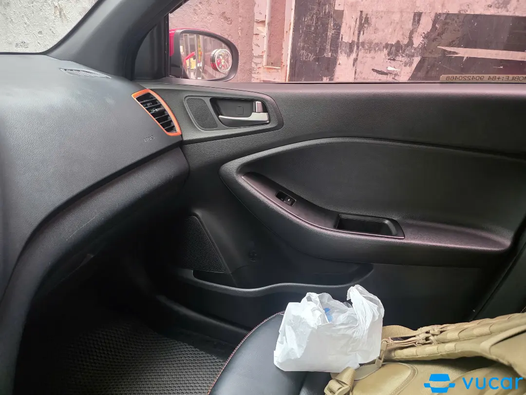 HYUNDAI I20 Active 1.4 AT 2015 - Nội thất 5
