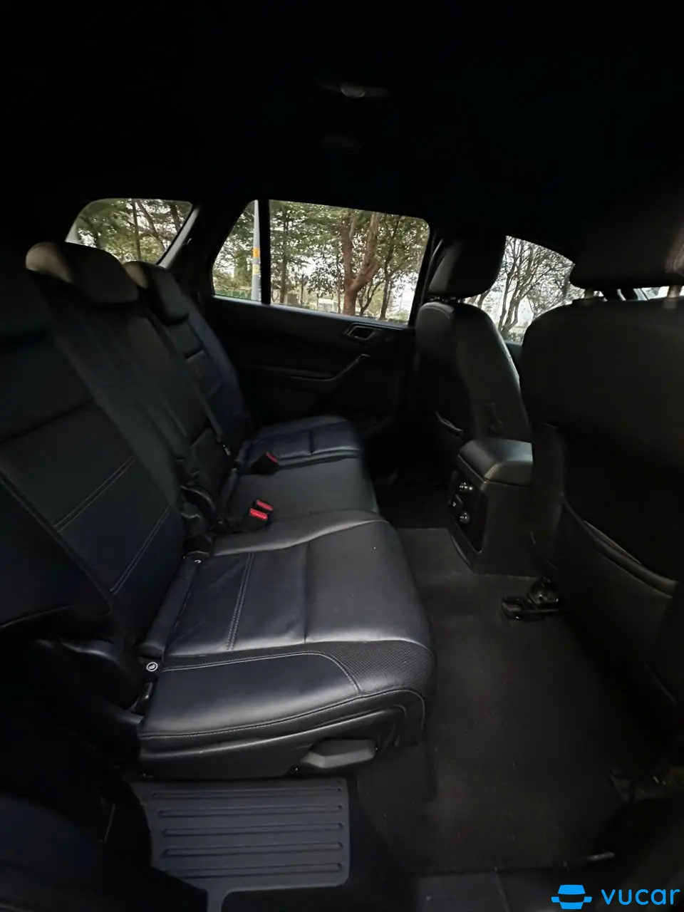 Ford Everest 2018 Titanium 2.0L 4x2 AT - Nội thất 3
