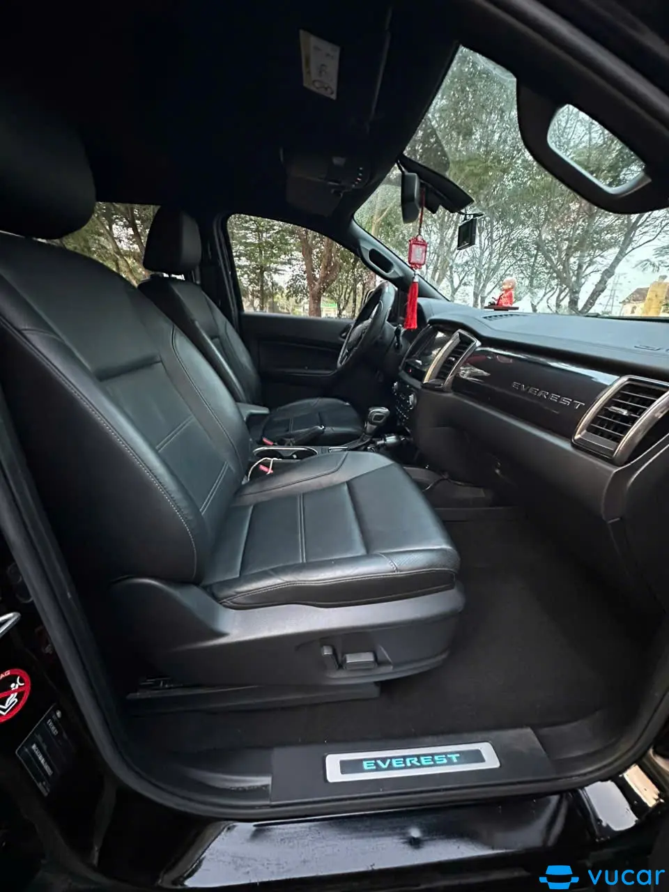 Ford Everest 2018 Titanium 2.0L 4x2 AT - Nội thất 2