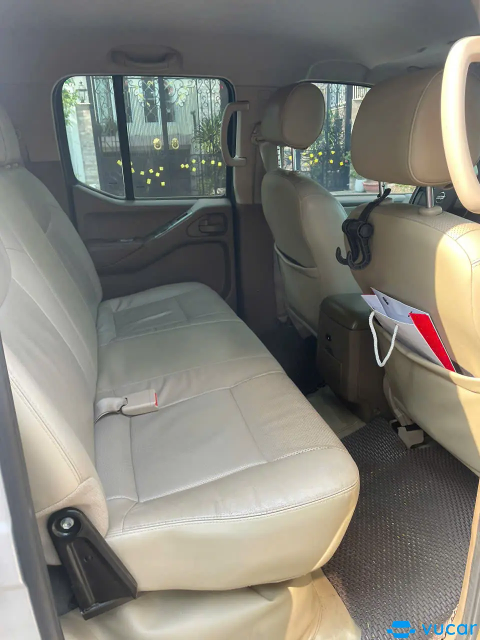 Nissan Navara XE 2.5AT 4WD 2012 - Nội thất 4