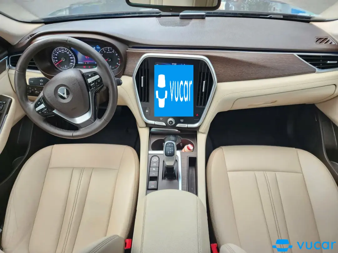 Vinfast Lux a 2.0 Premium 2.0 AT 2019 - Nội thất 3