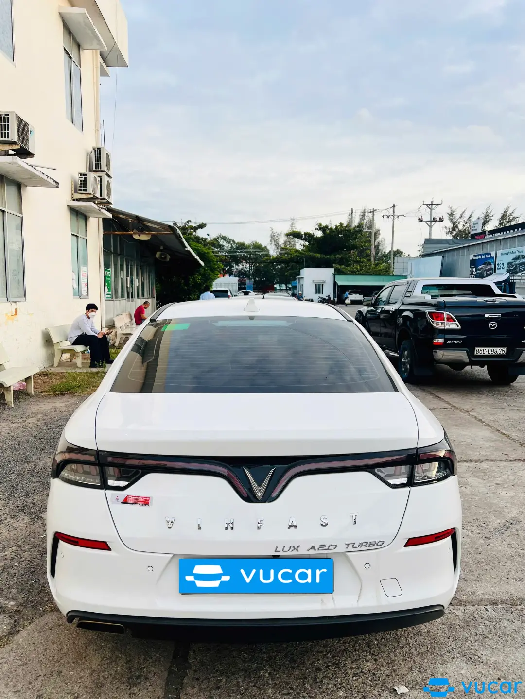 VinFast Lux a 2.0 Base 2022 - Ngoại thất 4