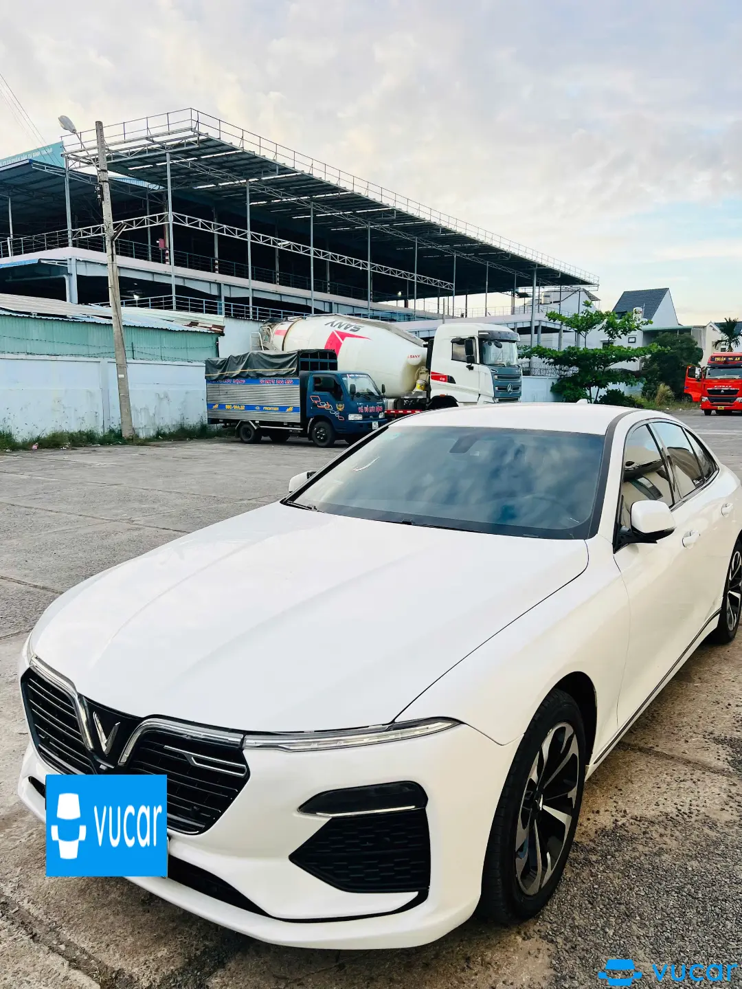 VinFast Lux a 2.0 Base 2022 - Ngoại thất 2