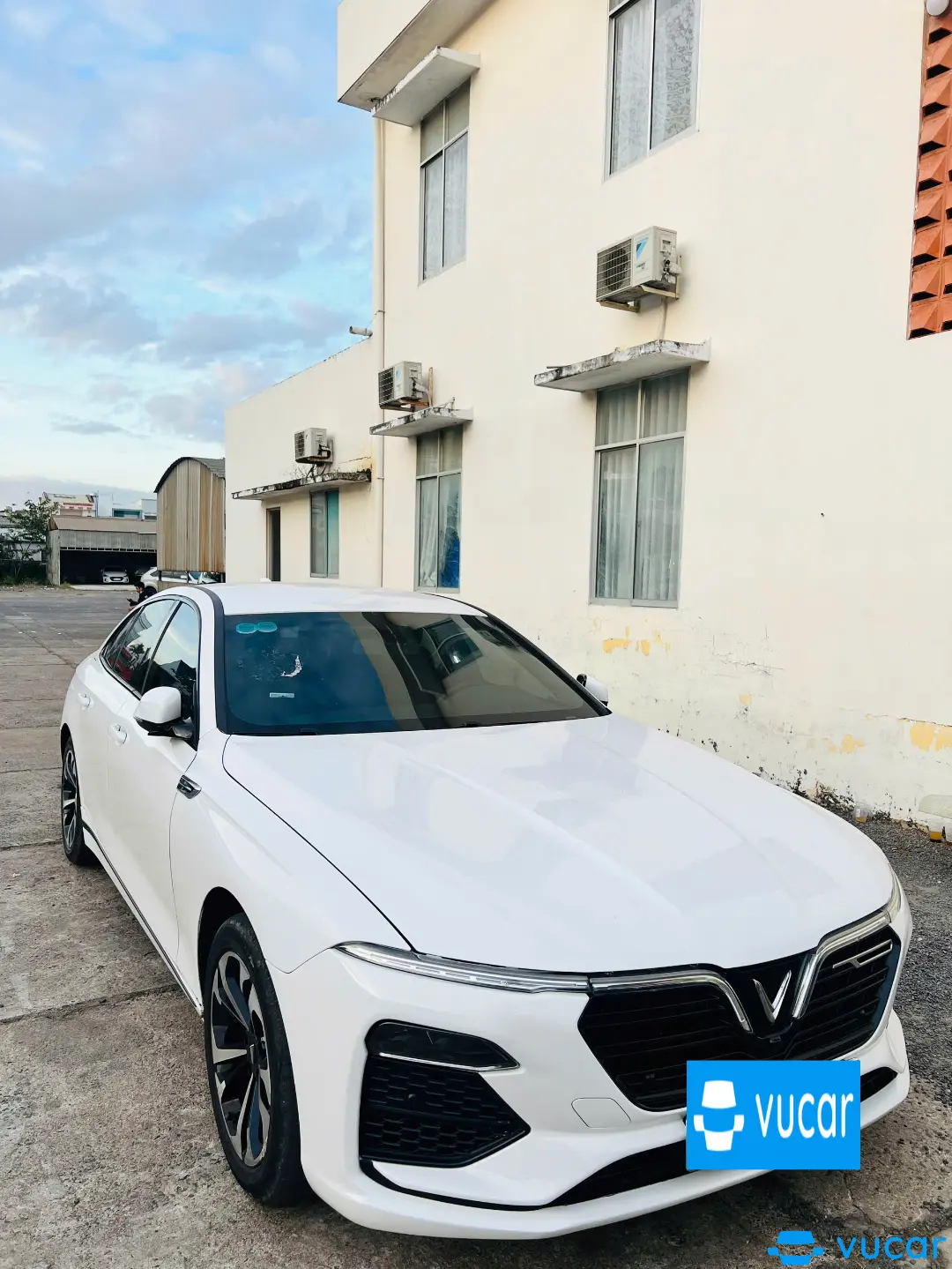 VinFast Lux a 2.0 Base 2022 - Ngoại thất 6