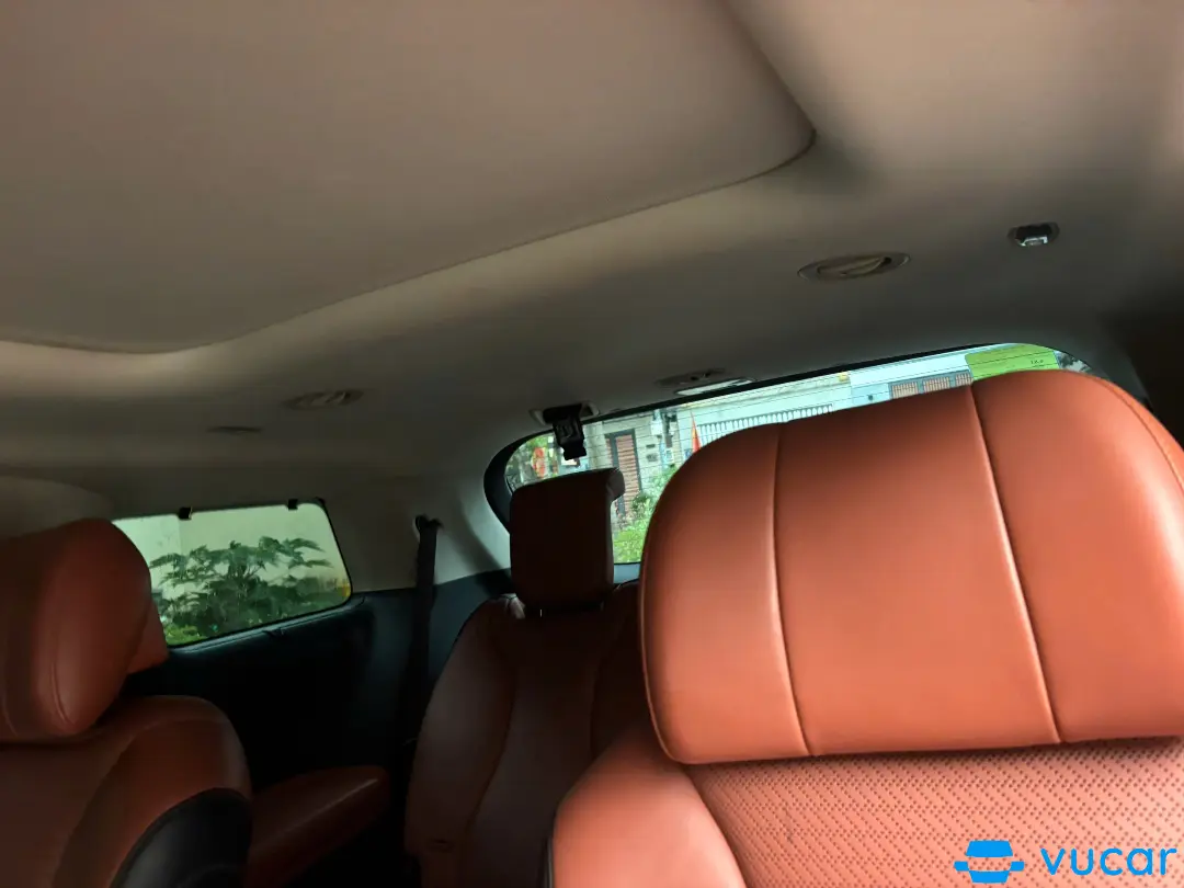 Kia Carnival 2022 Signature 2.2D - Nội thất 2