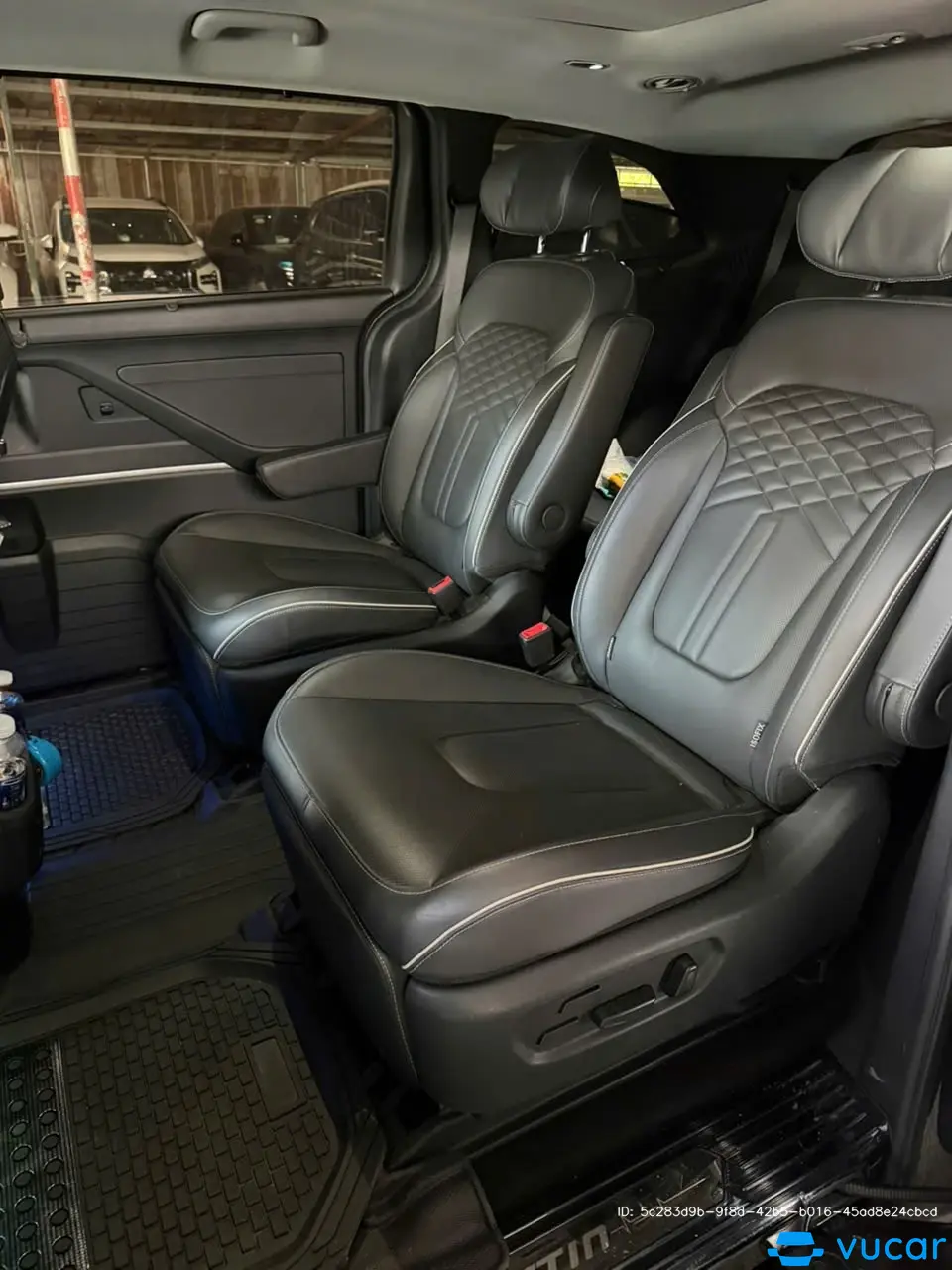 Hyundai Custin Cao Cấp 2.0T 2023 - Nội thất 2