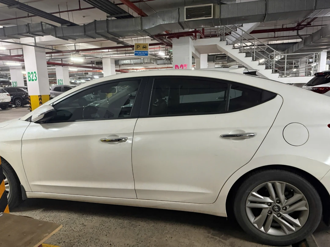 Ảnh xe Hyundai Elantra 1.6 AT 2019 - ảnh 2