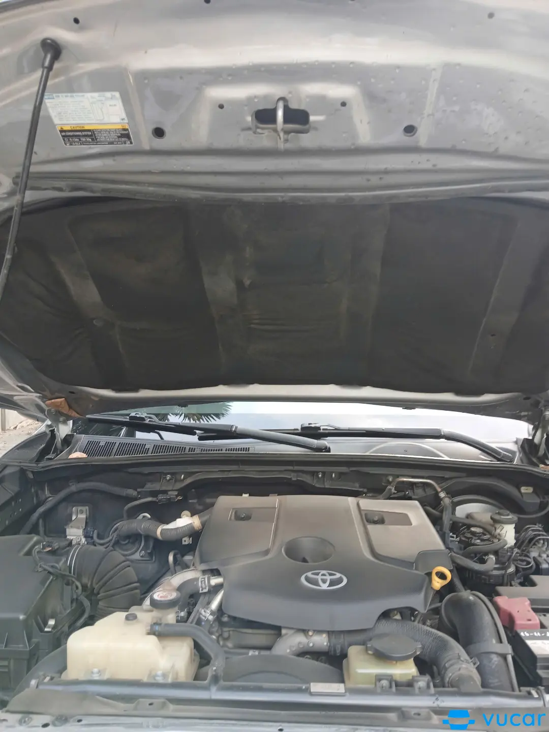 Toyota Fortuner 2018 2.4G 4x2 MT - Khoang động cơ 2