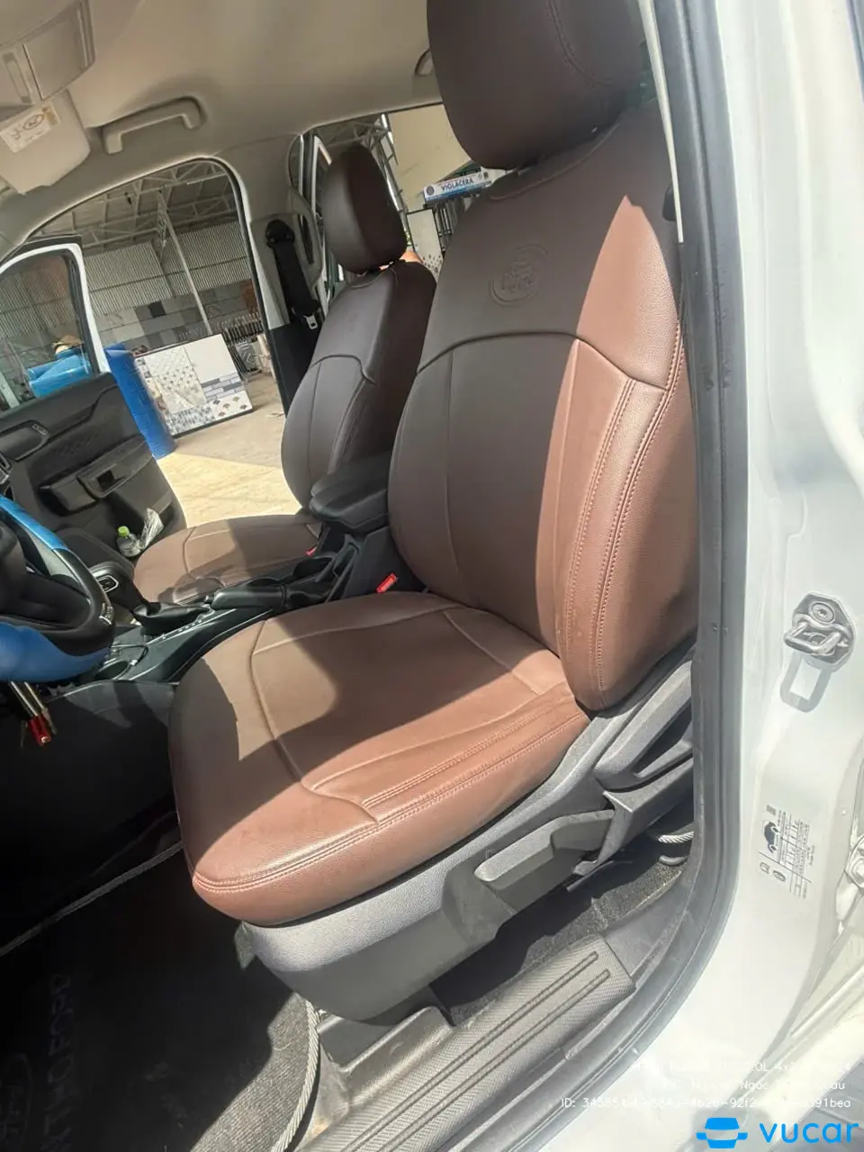 Ford Ranger XLS 2.0L 4x2 AT 2024 - Nội thất 2