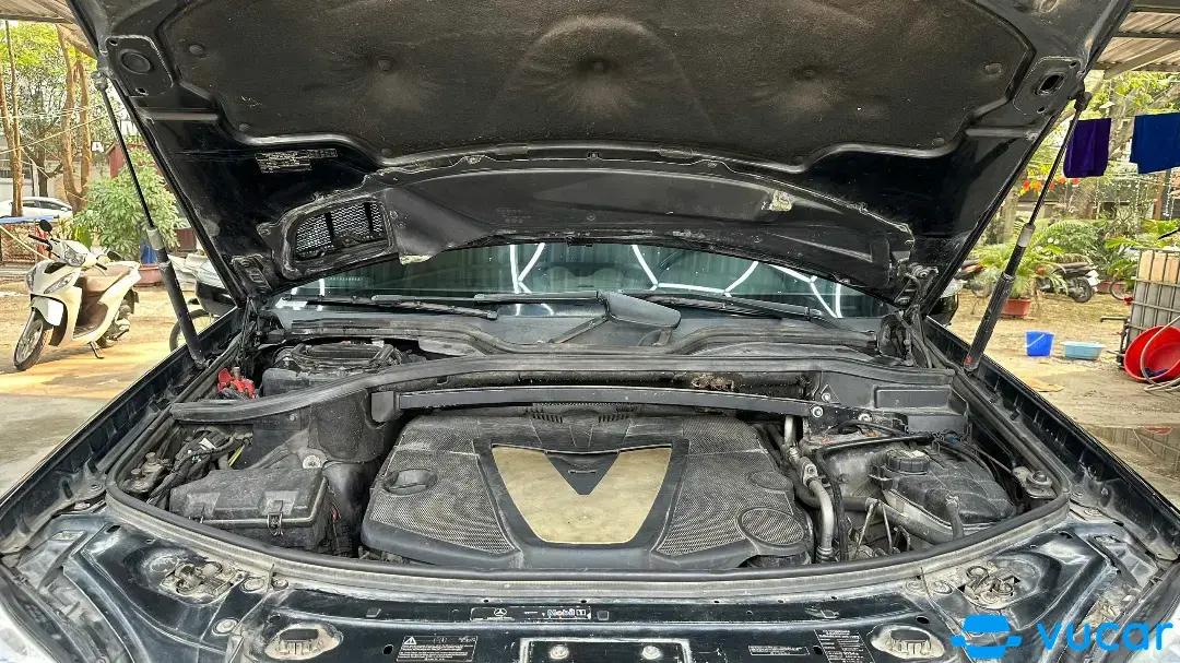 Mercedes Gl 350 BlueTec 4Matic 2009 - Khoang động cơ 1