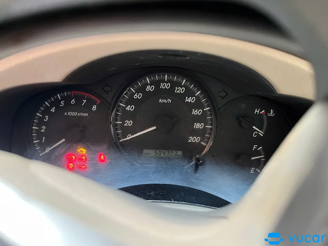 Toyota Innova 2014 2.0E - Nội thất 5