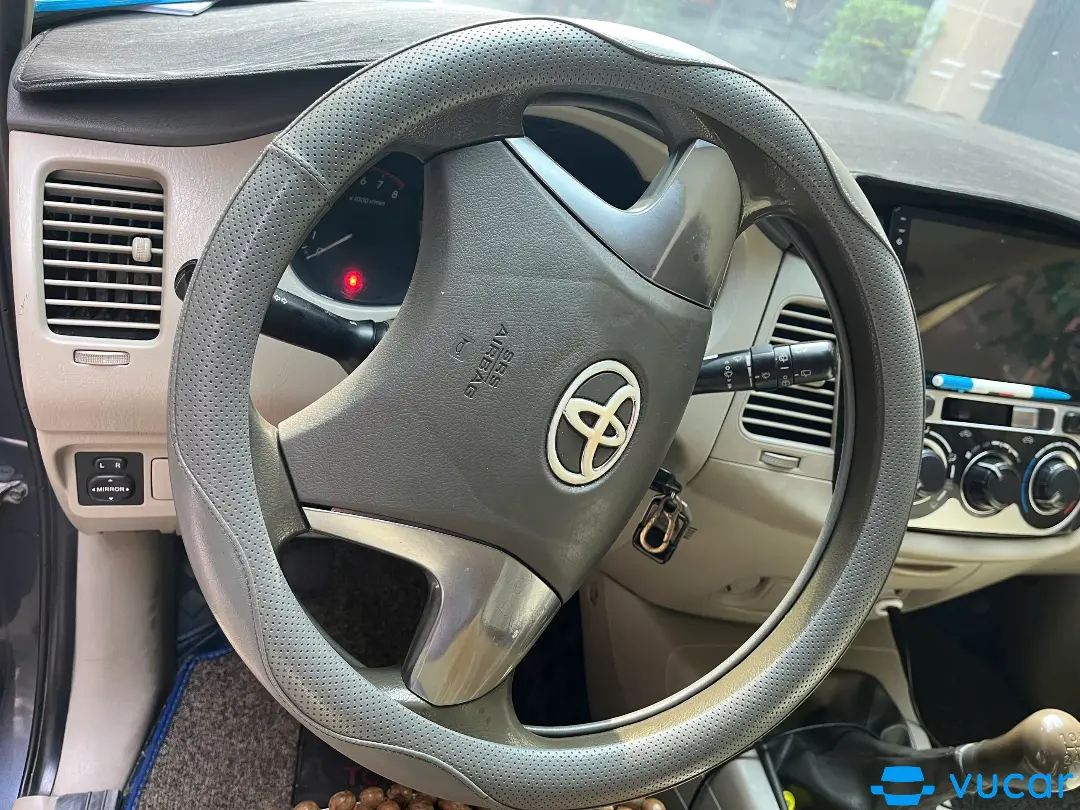 Toyota Innova 2014 2.0E - Nội thất 7