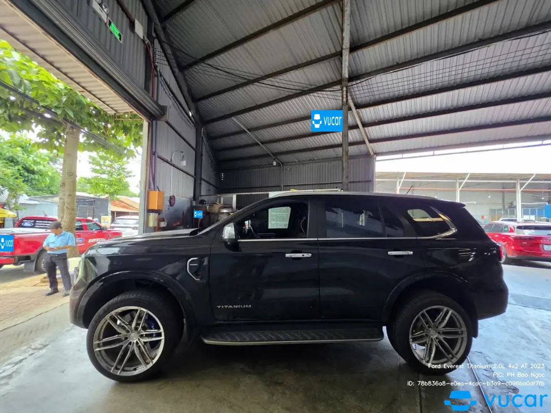 Ford Everest Titanium 2.0L 4x2 AT 2023 - Ngoại thất 31