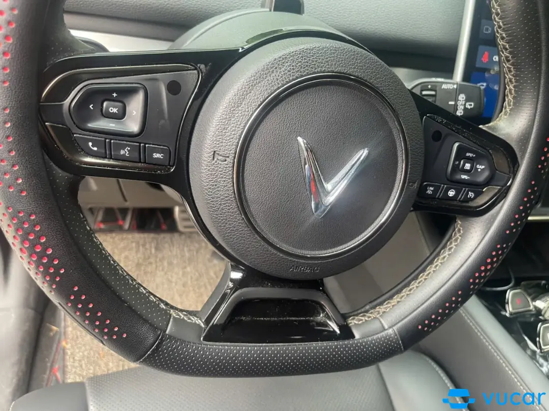 Vf8 plus - Nội thất 4