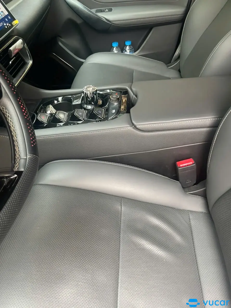 Vf8 plus - Nội thất 5