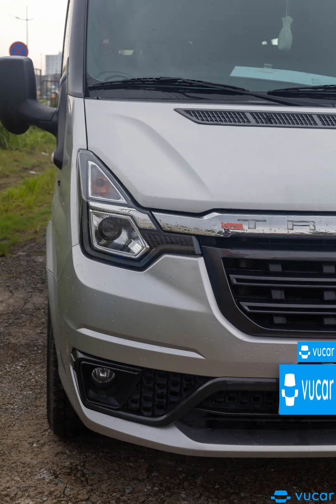 Ford Transit LUXURY 2023 - Ngoại thất 4