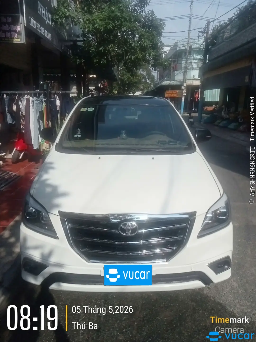 Ảnh xe Toyota Innova J 2.0 MT 2015